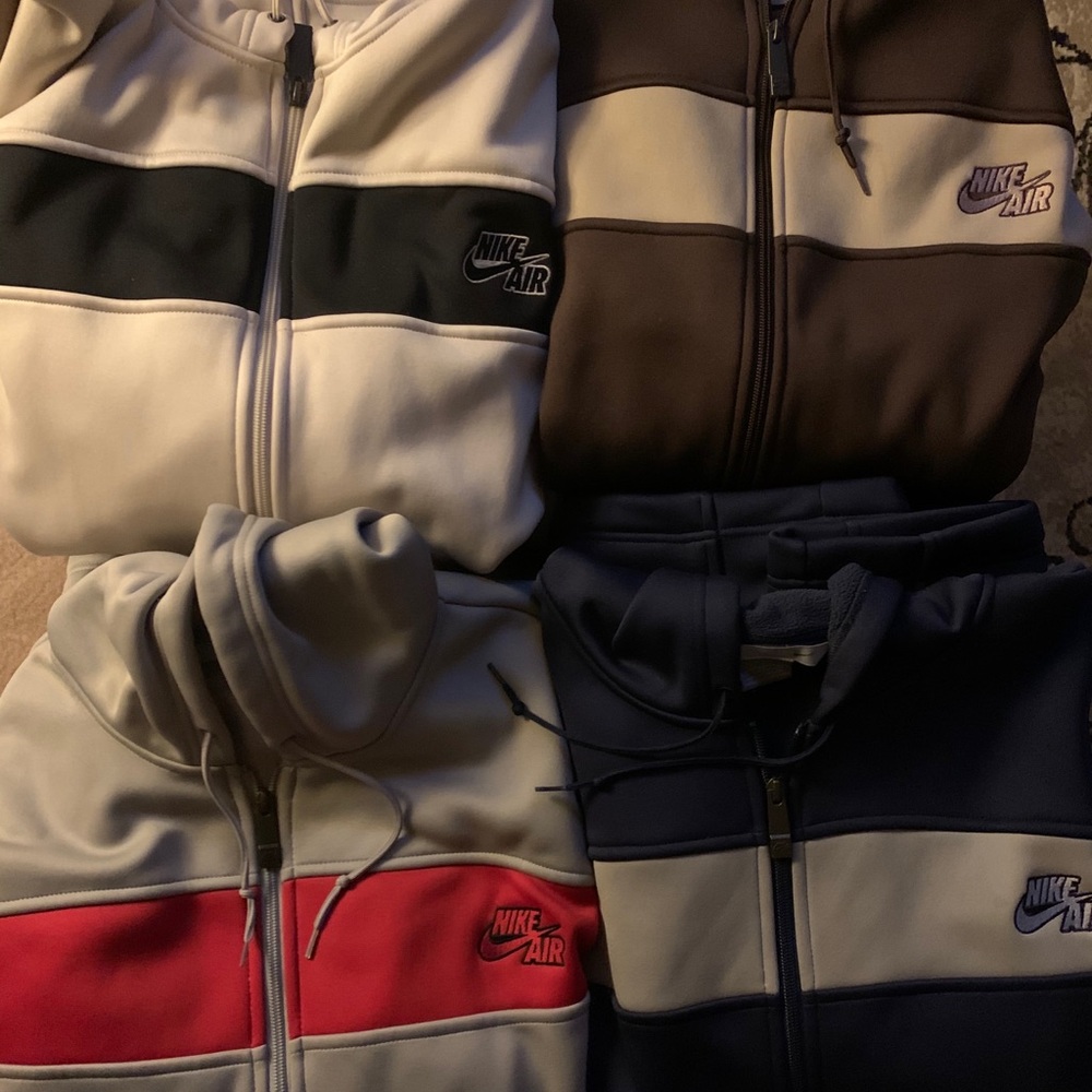 Suit size are X- Large..Nike Air 200$